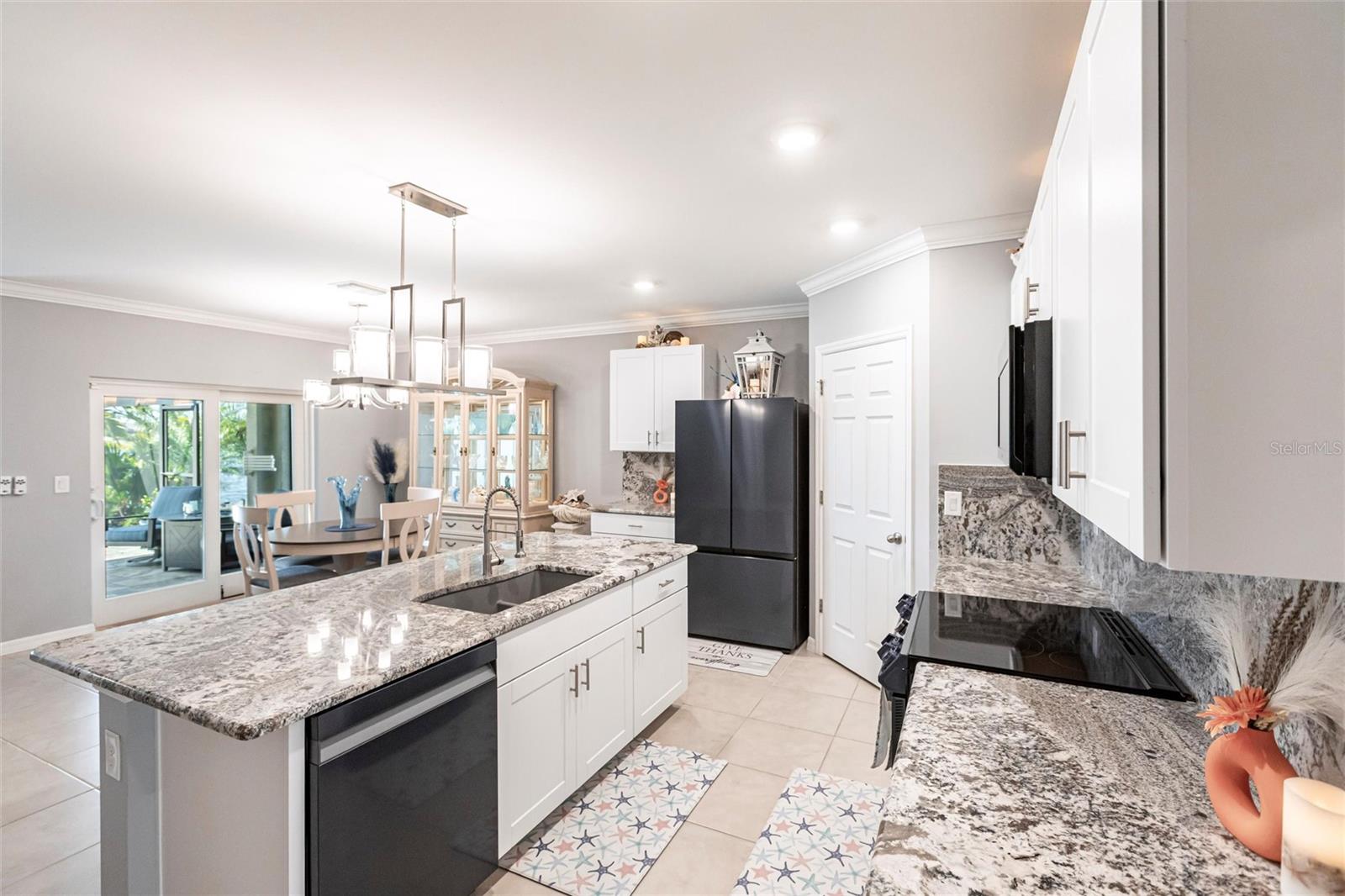 Image 15 of 60 For 25317 Lenox Circle