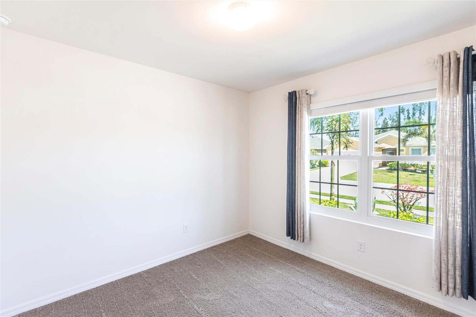 Image 31 of 60 For 25317 Lenox Circle