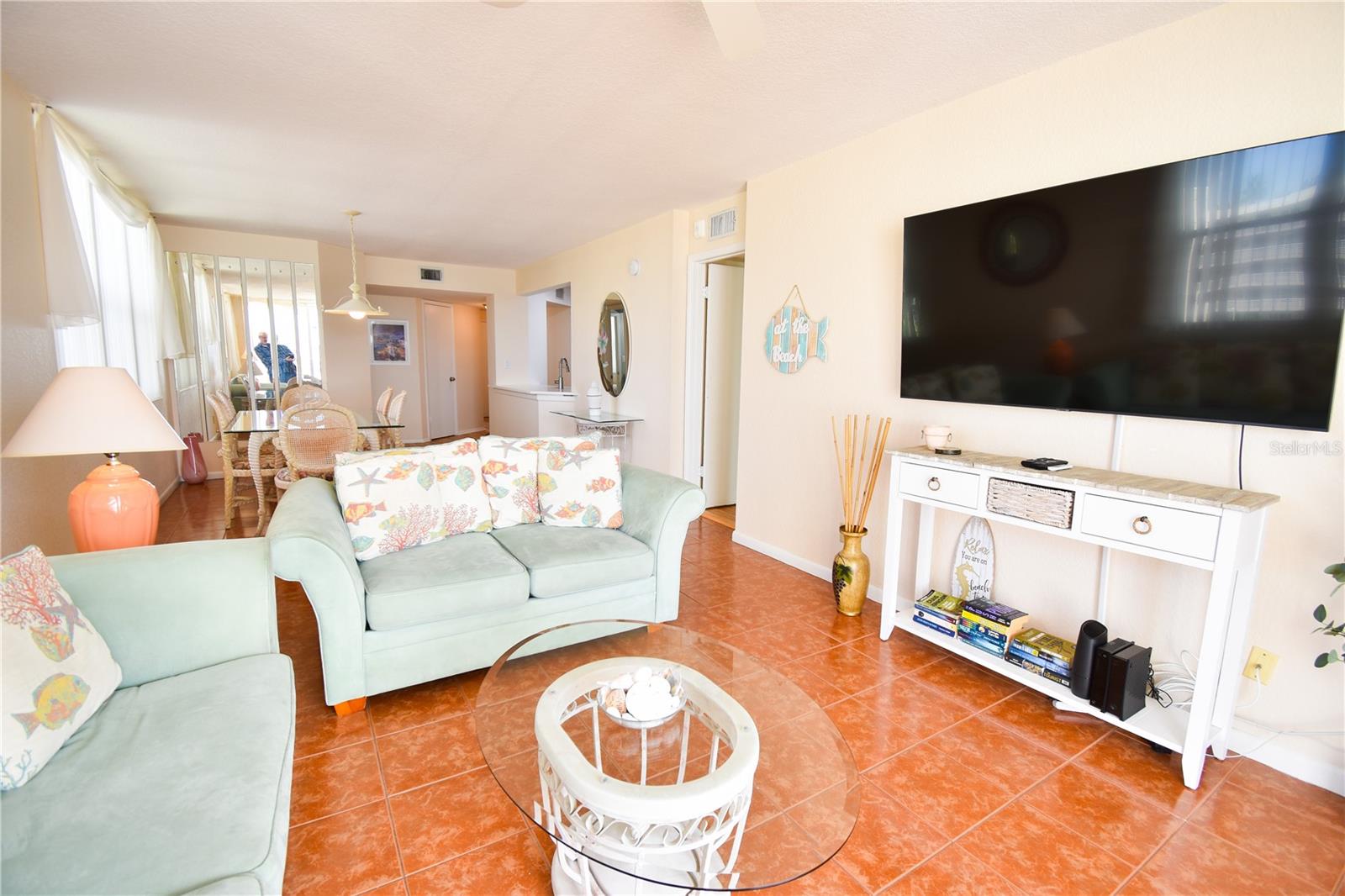 Image 12 of 32 For 6021 Bahia Del Mar Circle 540