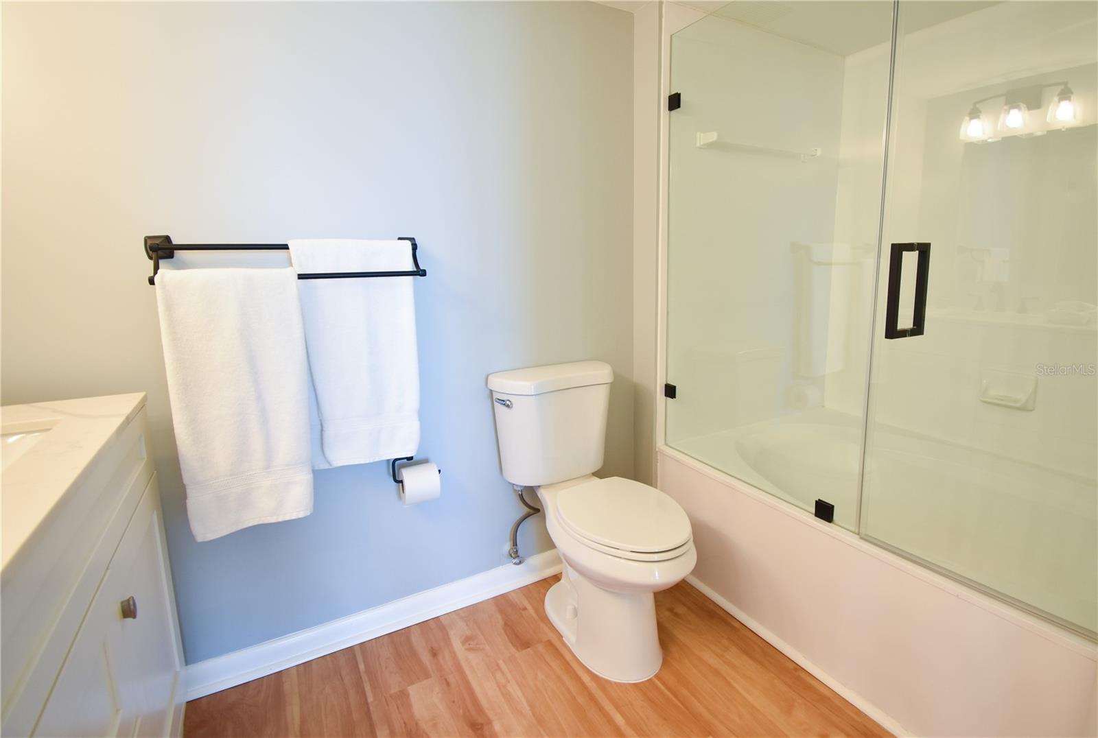 Image 20 of 32 For 6021 Bahia Del Mar Circle 540