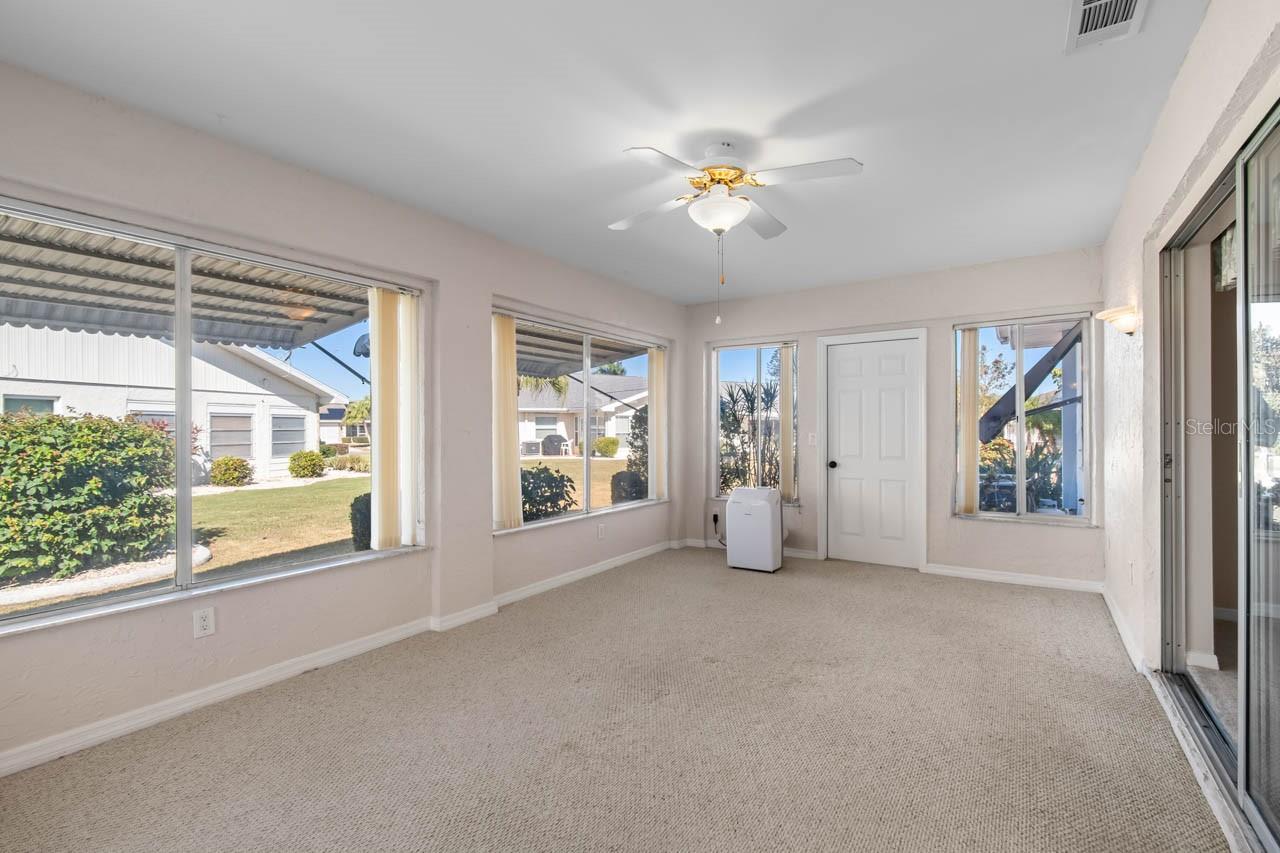 Image 17 of 24 For 910 Bluewater Drive