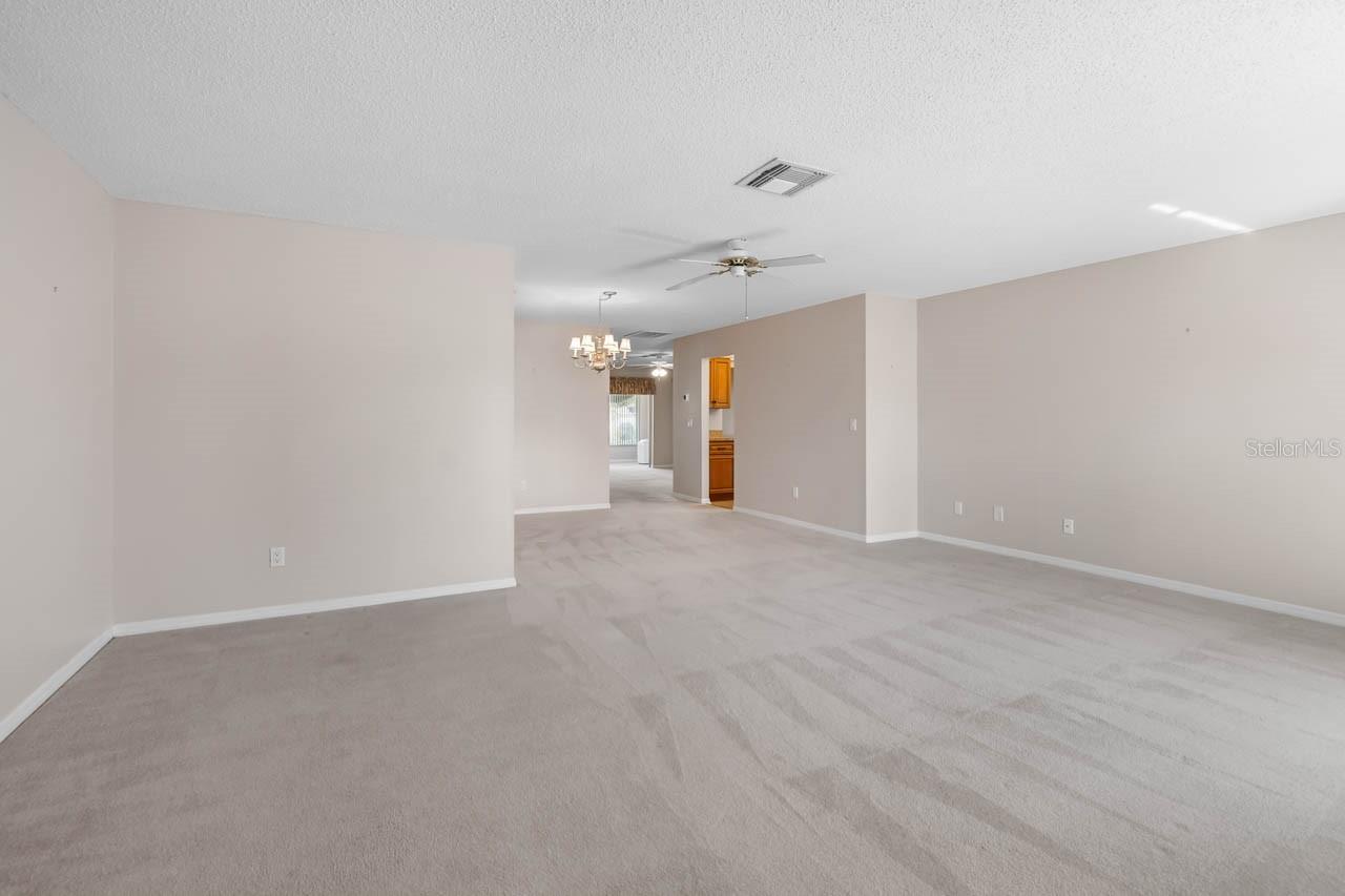 Image 4 of 24 For 910 Bluewater Drive