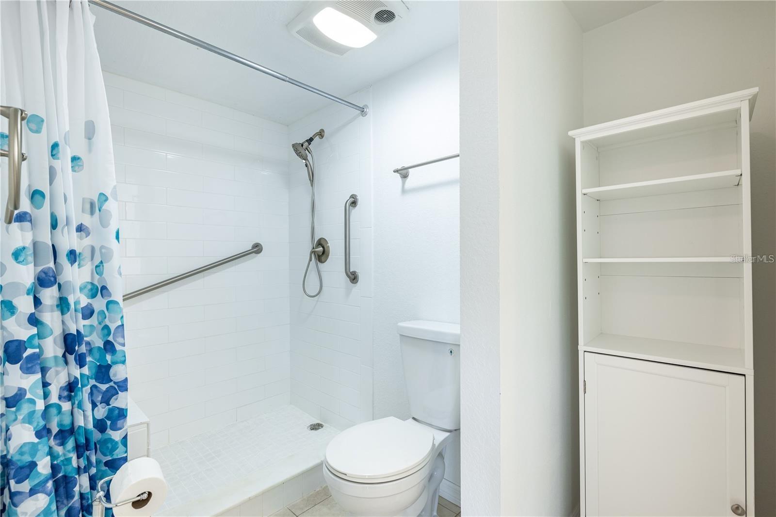 Image 17 of 29 For 5950 Pelican Bay Plaza S 204