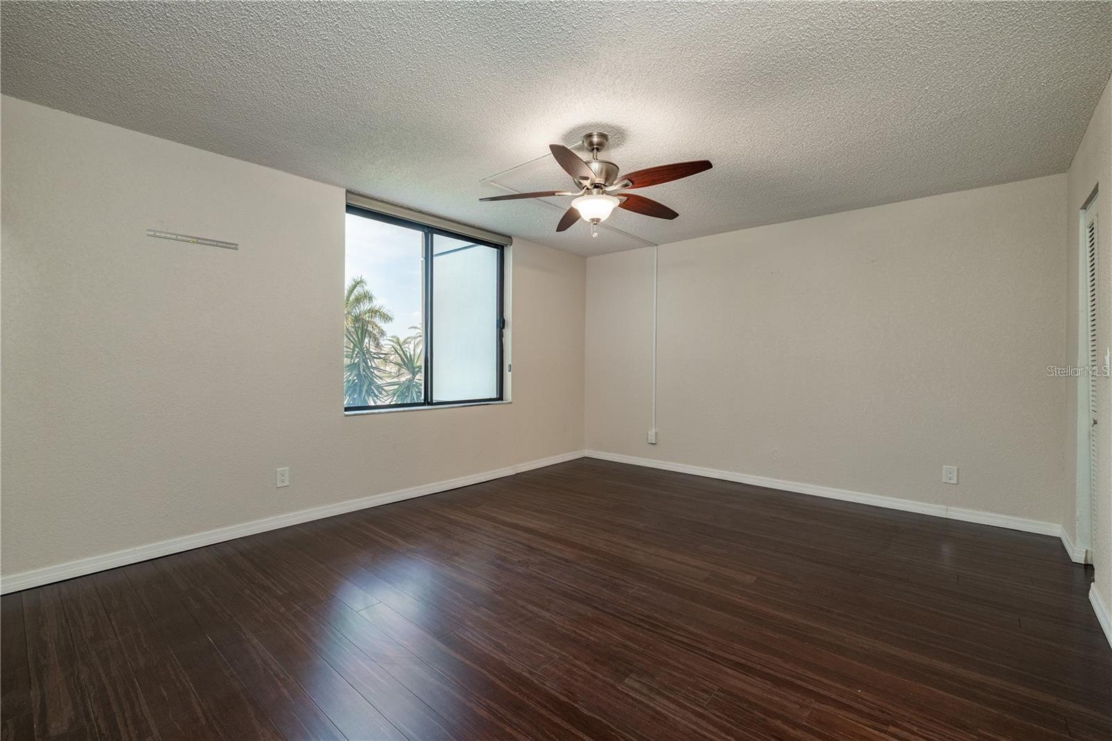 Image 20 of 29 For 5950 Pelican Bay Plaza S 204