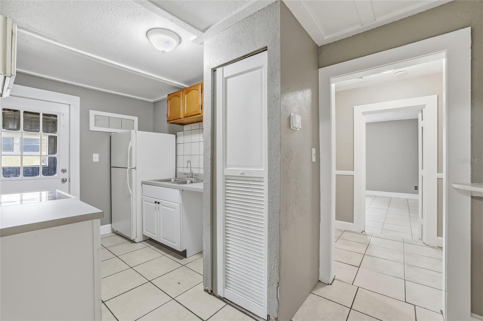 Image 11 of 28 For 709 Virginia Avenue