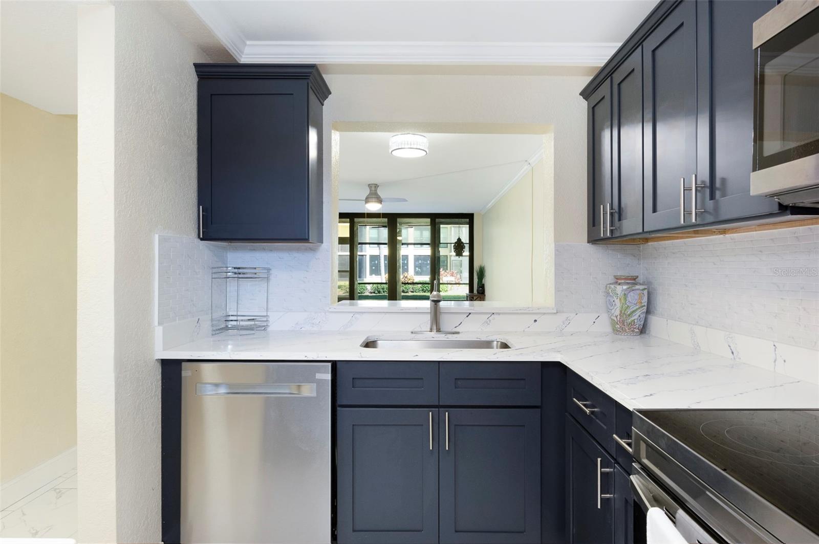 Image 13 of 62 For 19701 Gulf Boulevard 127