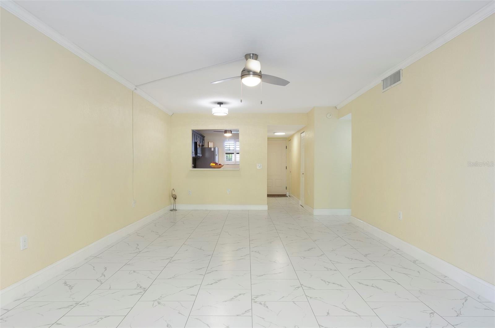 Image 17 of 62 For 19701 Gulf Boulevard 127