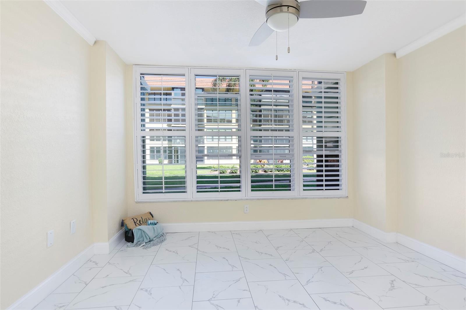 Image 23 of 62 For 19701 Gulf Boulevard 127