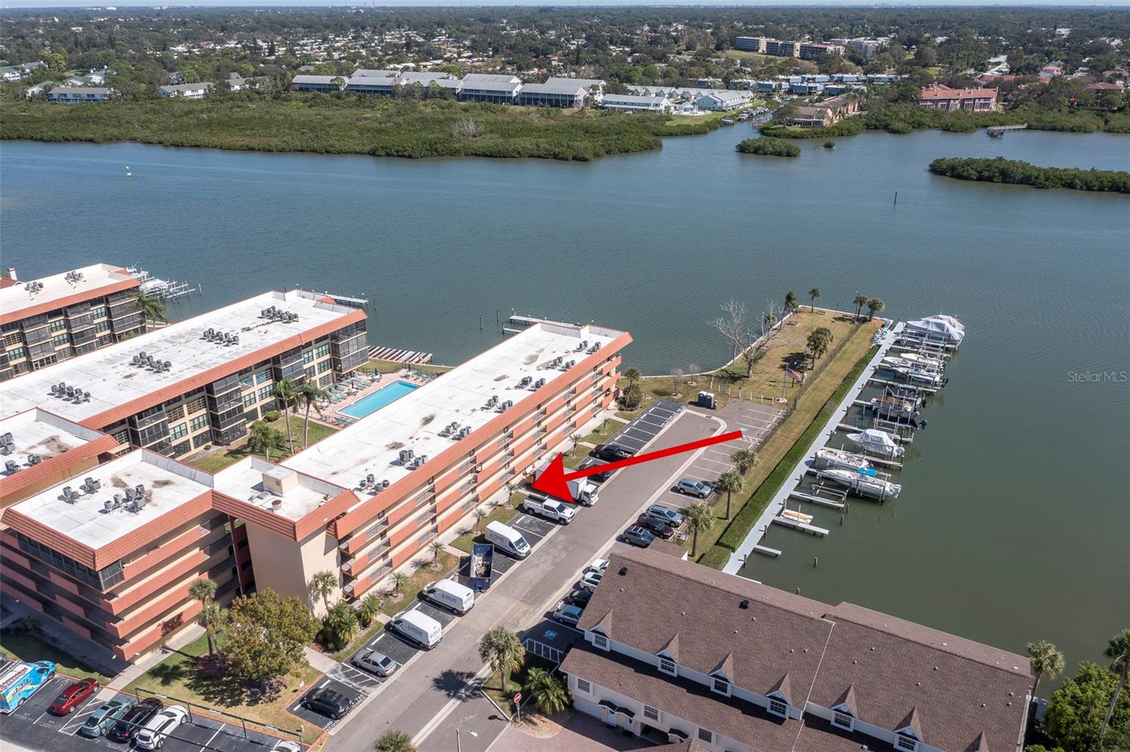 Image 33 of 62 For 19701 Gulf Boulevard 127