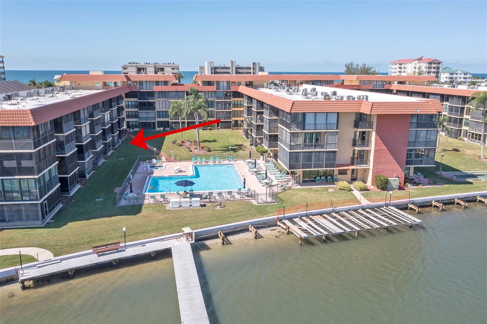 Image 36 of 62 For 19701 Gulf Boulevard 127