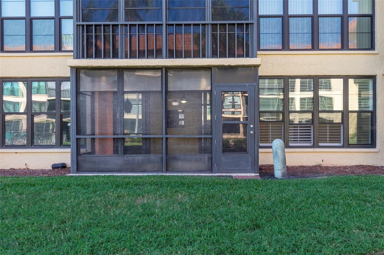 Image 47 of 62 For 19701 Gulf Boulevard 127