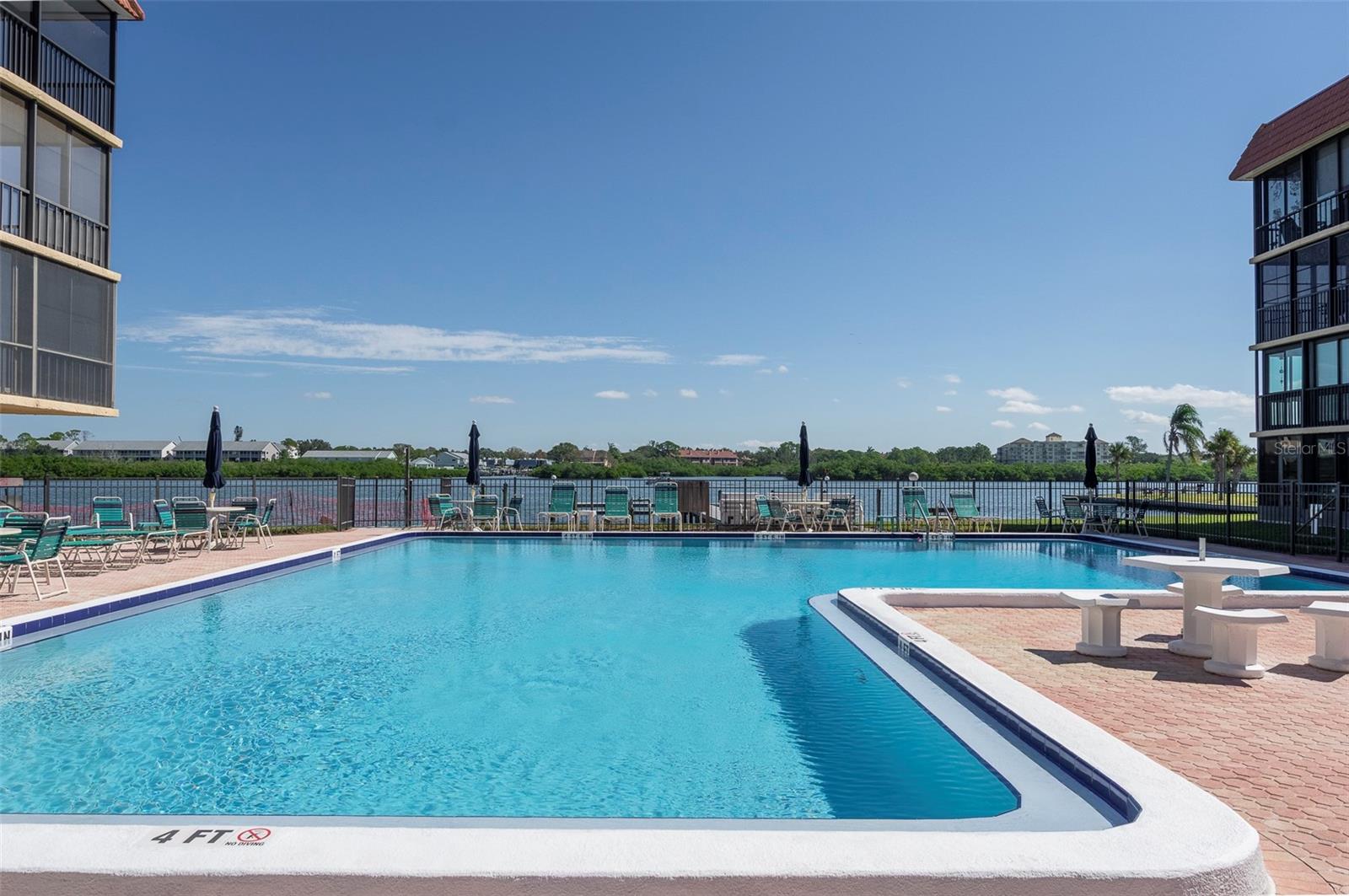 Image 48 of 62 For 19701 Gulf Boulevard 127