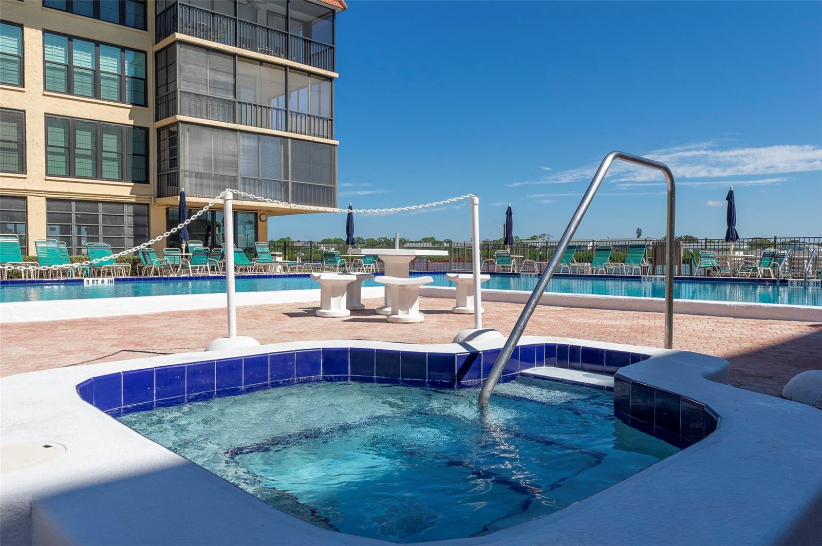 Image 51 of 62 For 19701 Gulf Boulevard 127