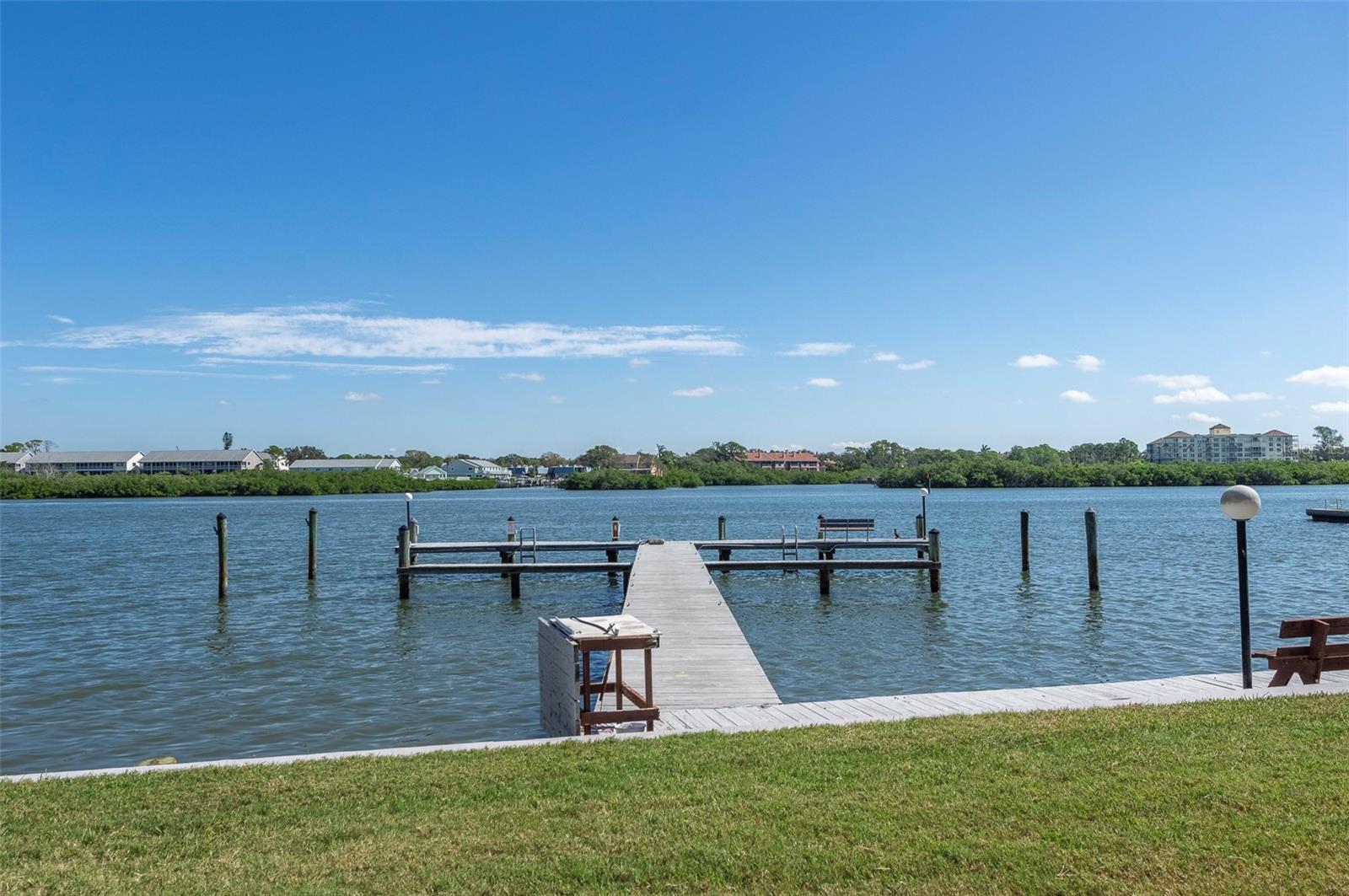 Image 53 of 62 For 19701 Gulf Boulevard 127