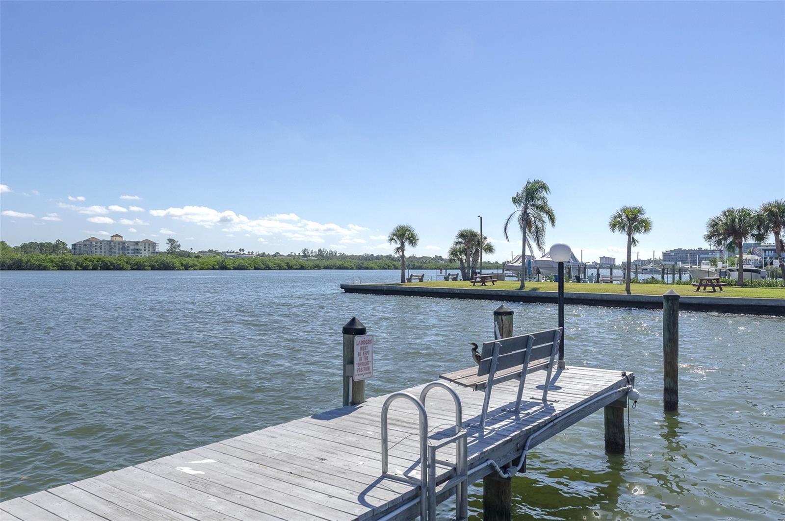 Image 56 of 62 For 19701 Gulf Boulevard 127