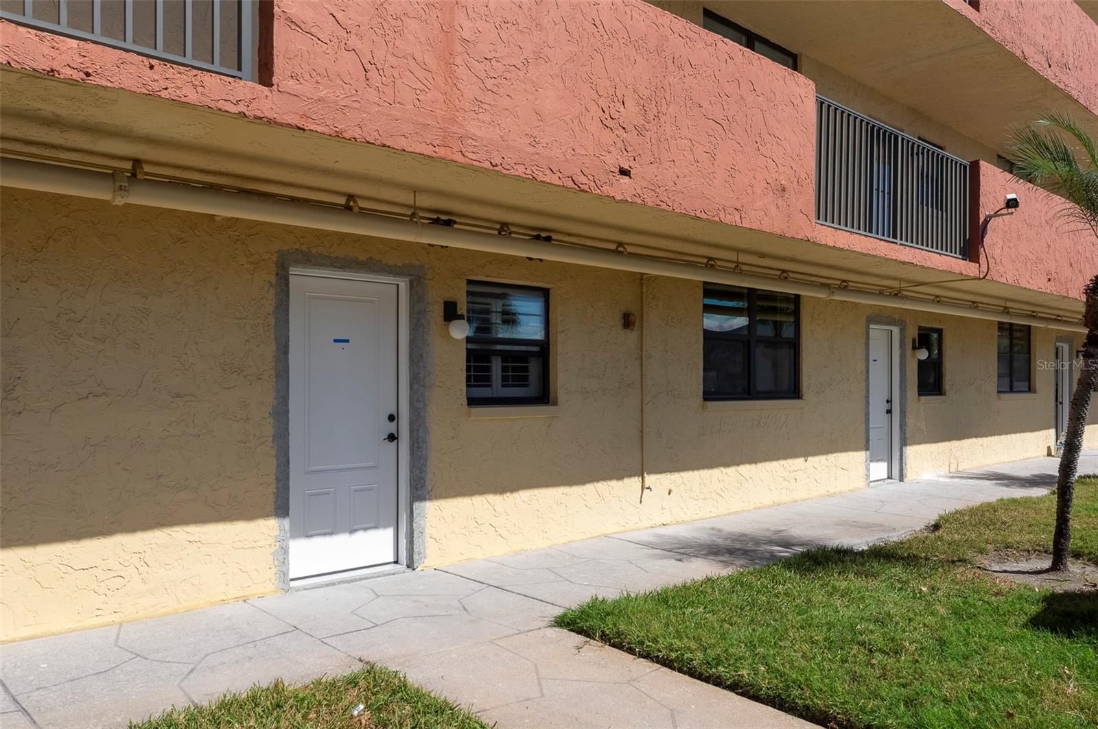 Image 6 of 62 For 19701 Gulf Boulevard 127