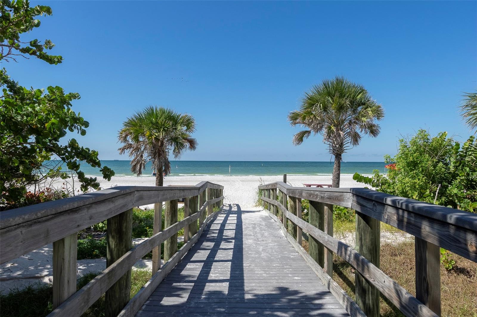 Image 60 of 62 For 19701 Gulf Boulevard 127