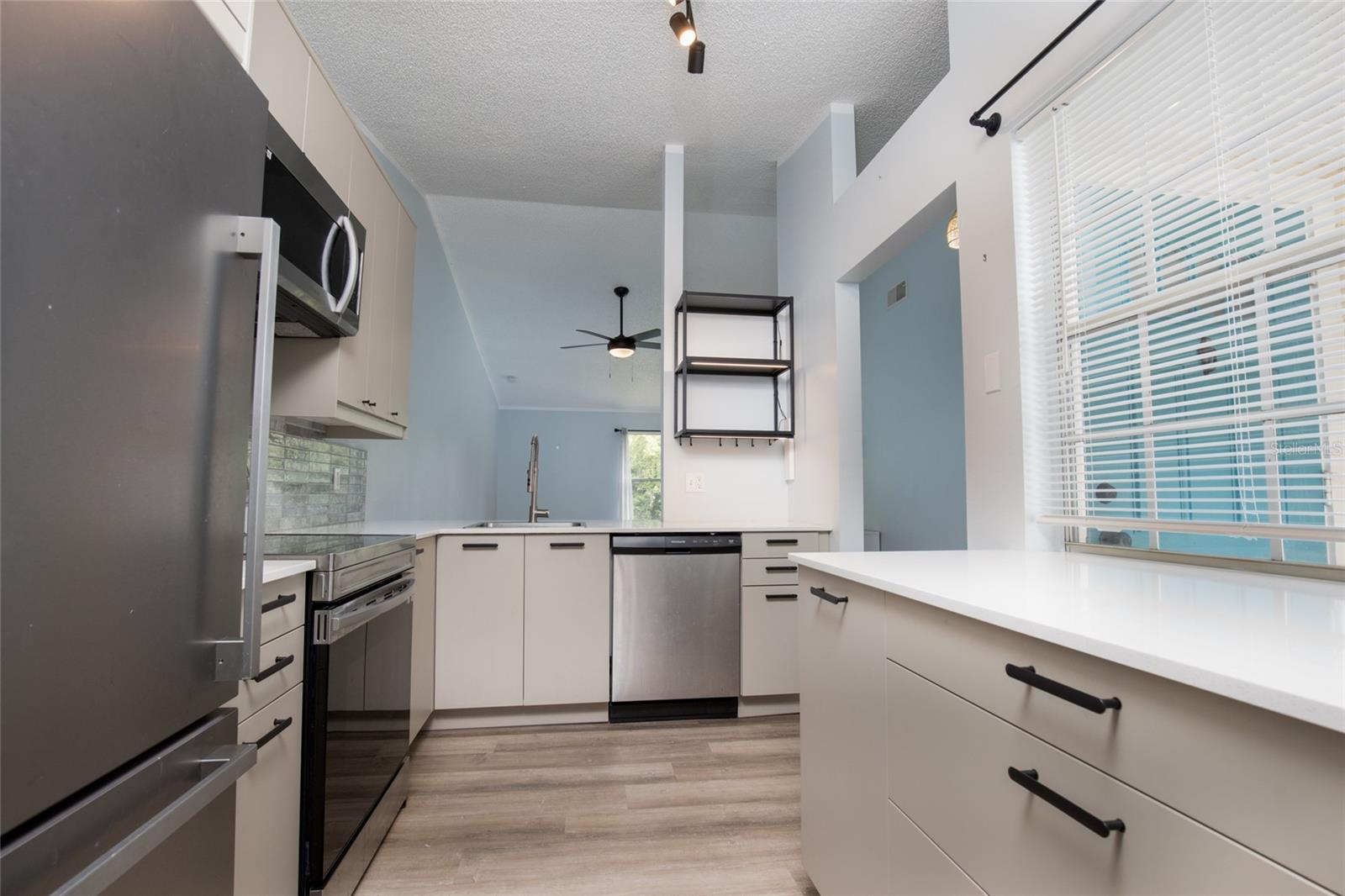 Image 10 of 28 For 3196 Cloverplace Drive