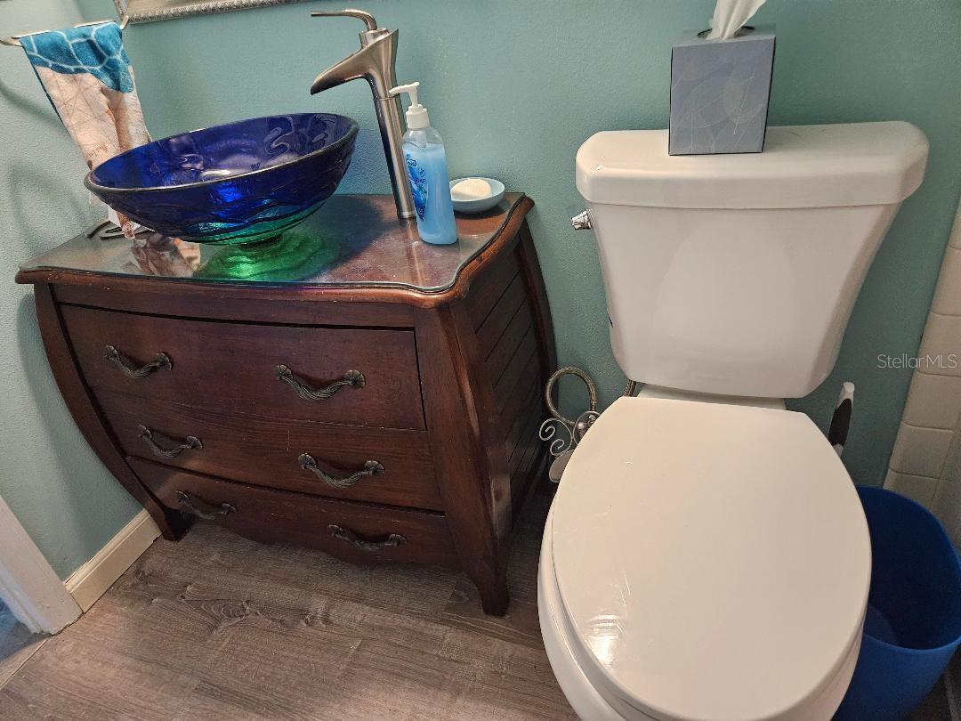 Image 27 of 72 For 901 Hendon Court 0