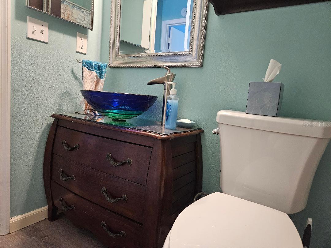 Image 28 of 72 For 901 Hendon Court 0