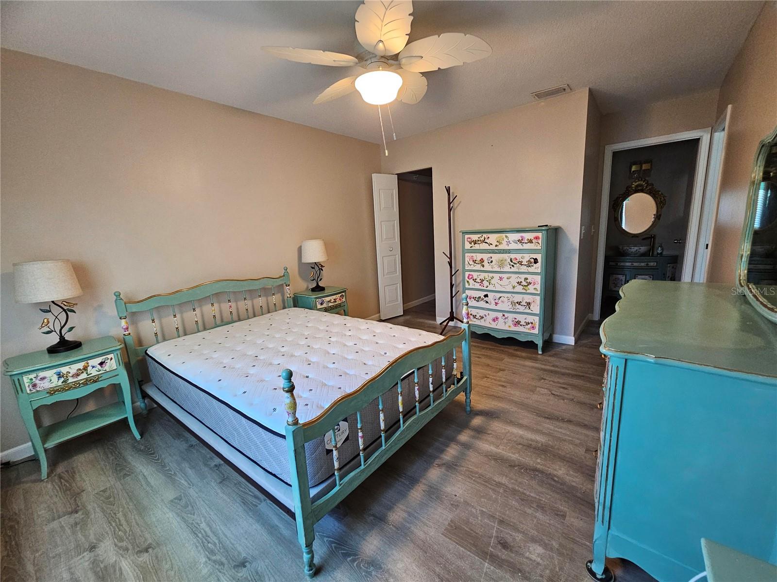 Image 30 of 72 For 901 Hendon Court 0