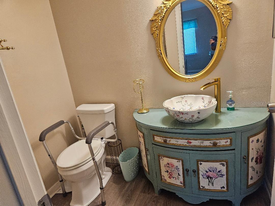 Image 37 of 72 For 901 Hendon Court 0