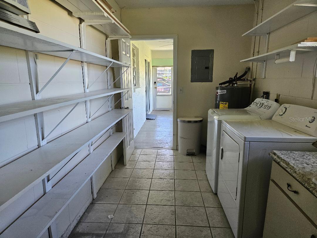 Image 39 of 72 For 901 Hendon Court 0