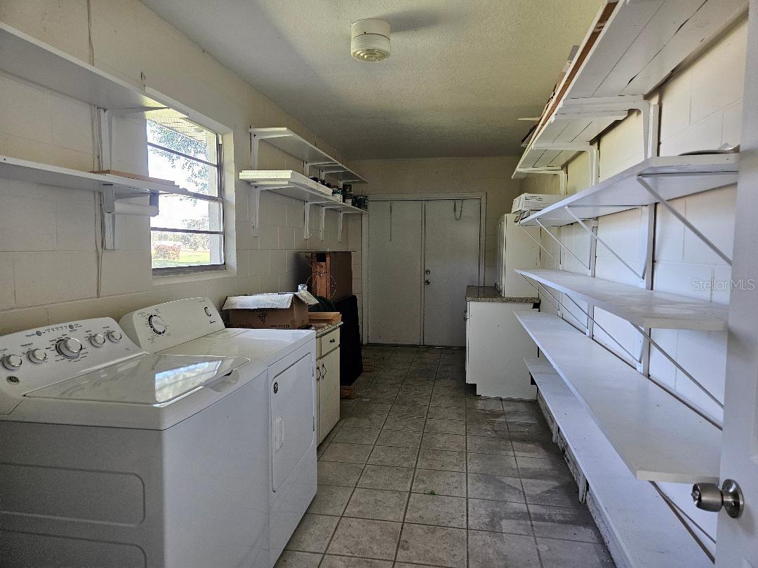 Image 40 of 72 For 901 Hendon Court 0