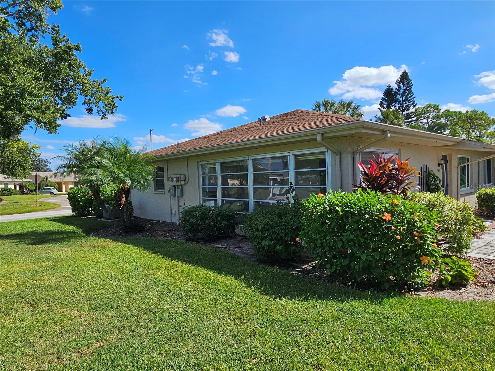 Image 5 of 72 For 901 Hendon Court 0