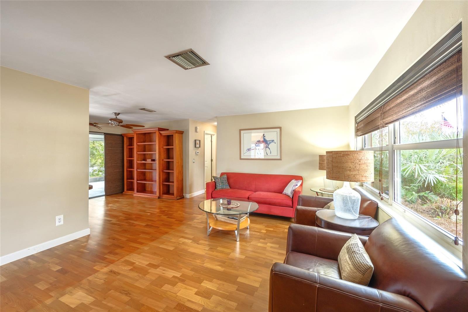 Image 18 of 60 For 563 Gershwin Drive