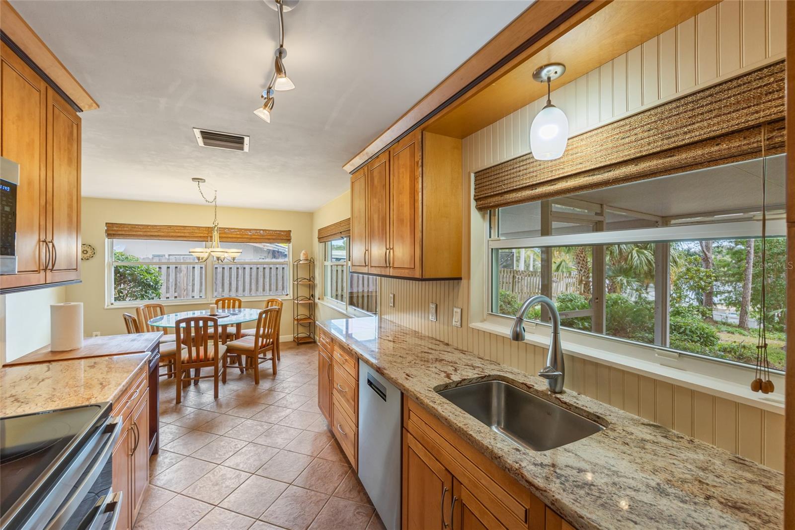 Image 20 of 60 For 563 Gershwin Drive