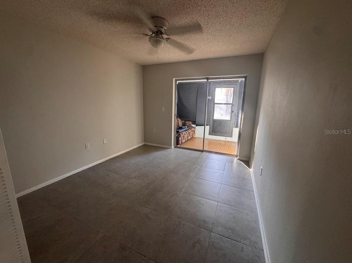 Image 17 of 22 For 670 Green Valley Road F9