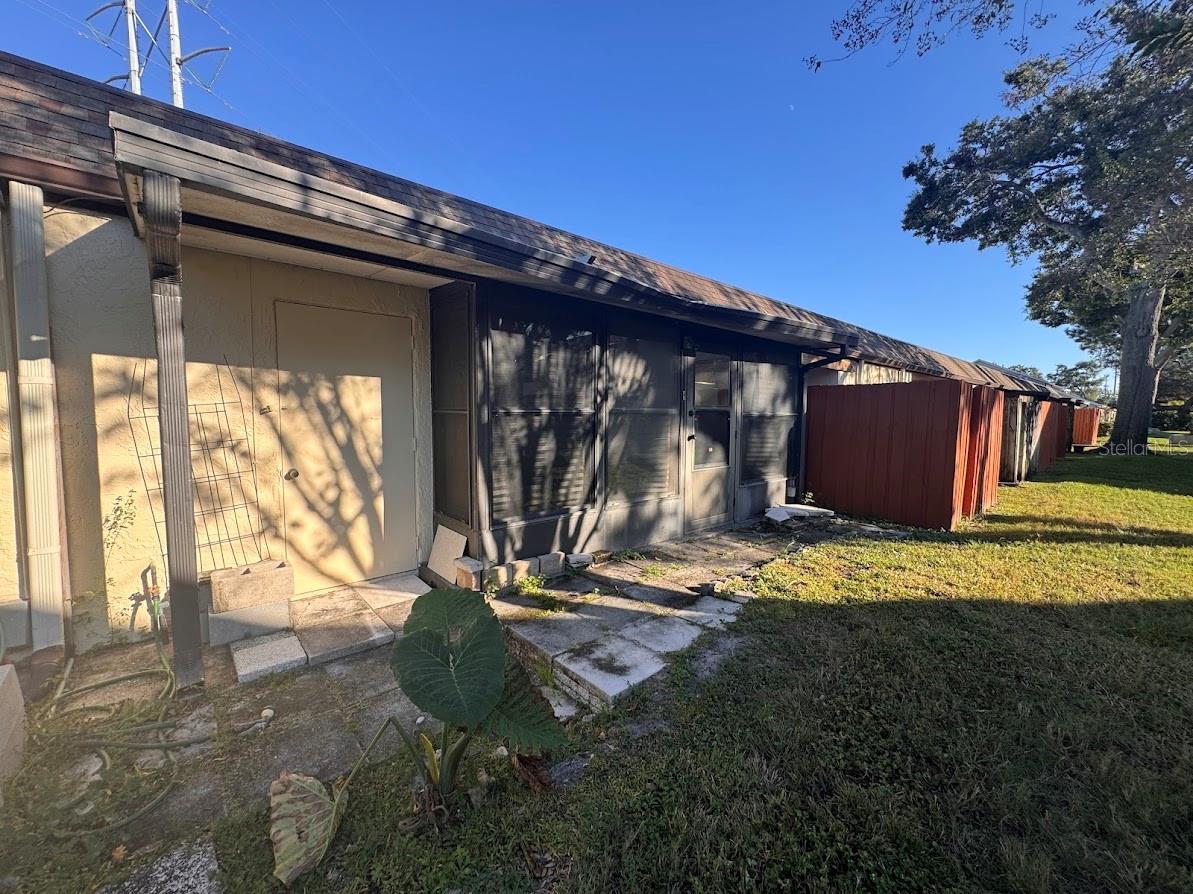 Image 19 of 22 For 670 Green Valley Road F9