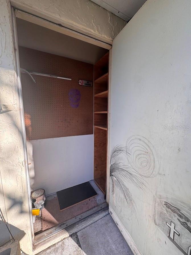 Image 21 of 22 For 670 Green Valley Road F9