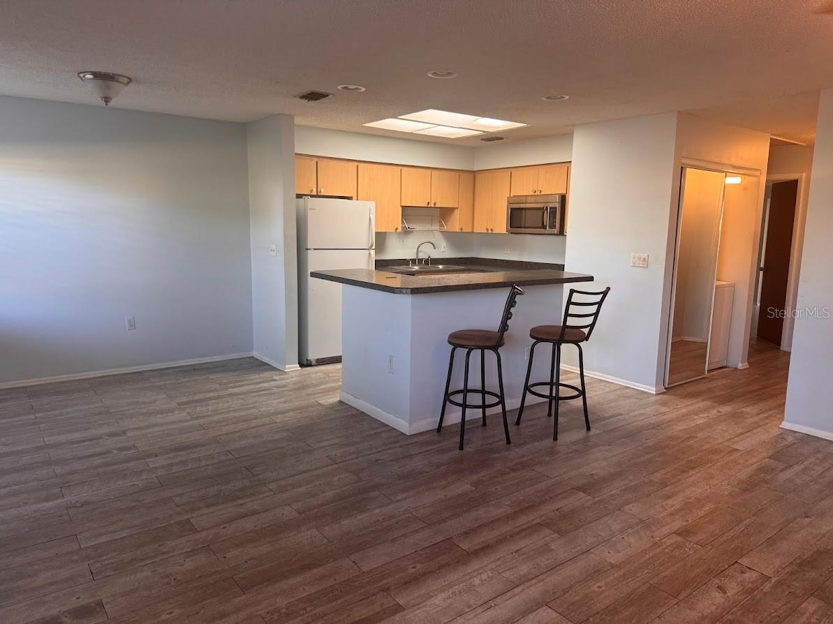 Image 6 of 22 For 670 Green Valley Road F9