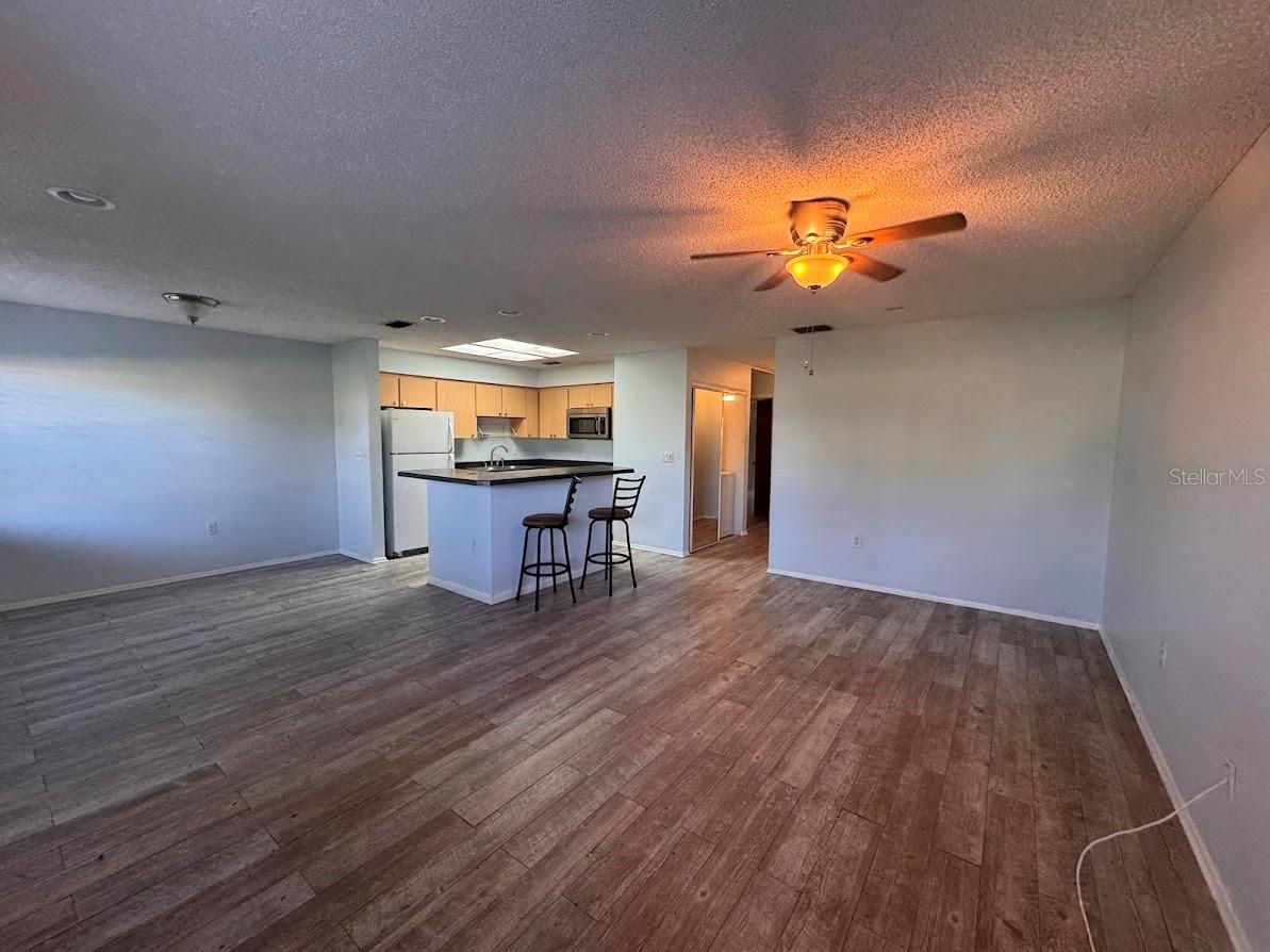 Image 9 of 22 For 670 Green Valley Road F9