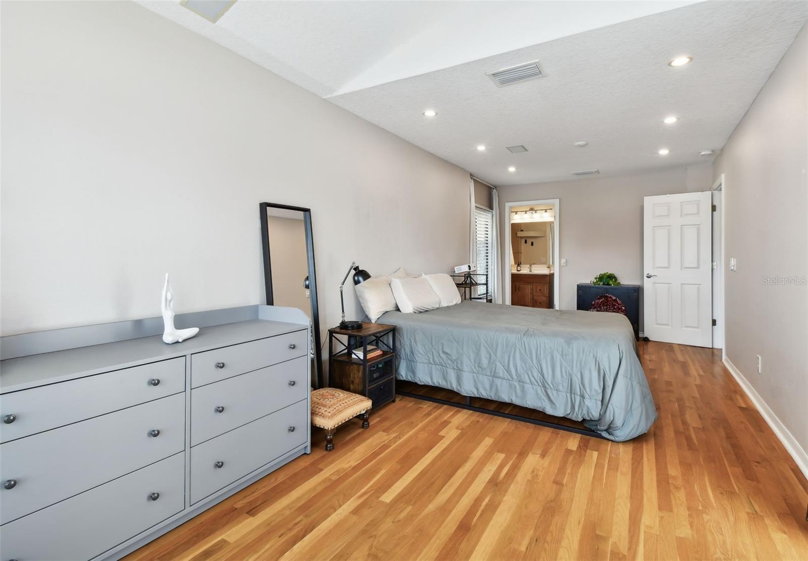 Image 21 of 60 For 4304 Harbor House Drive