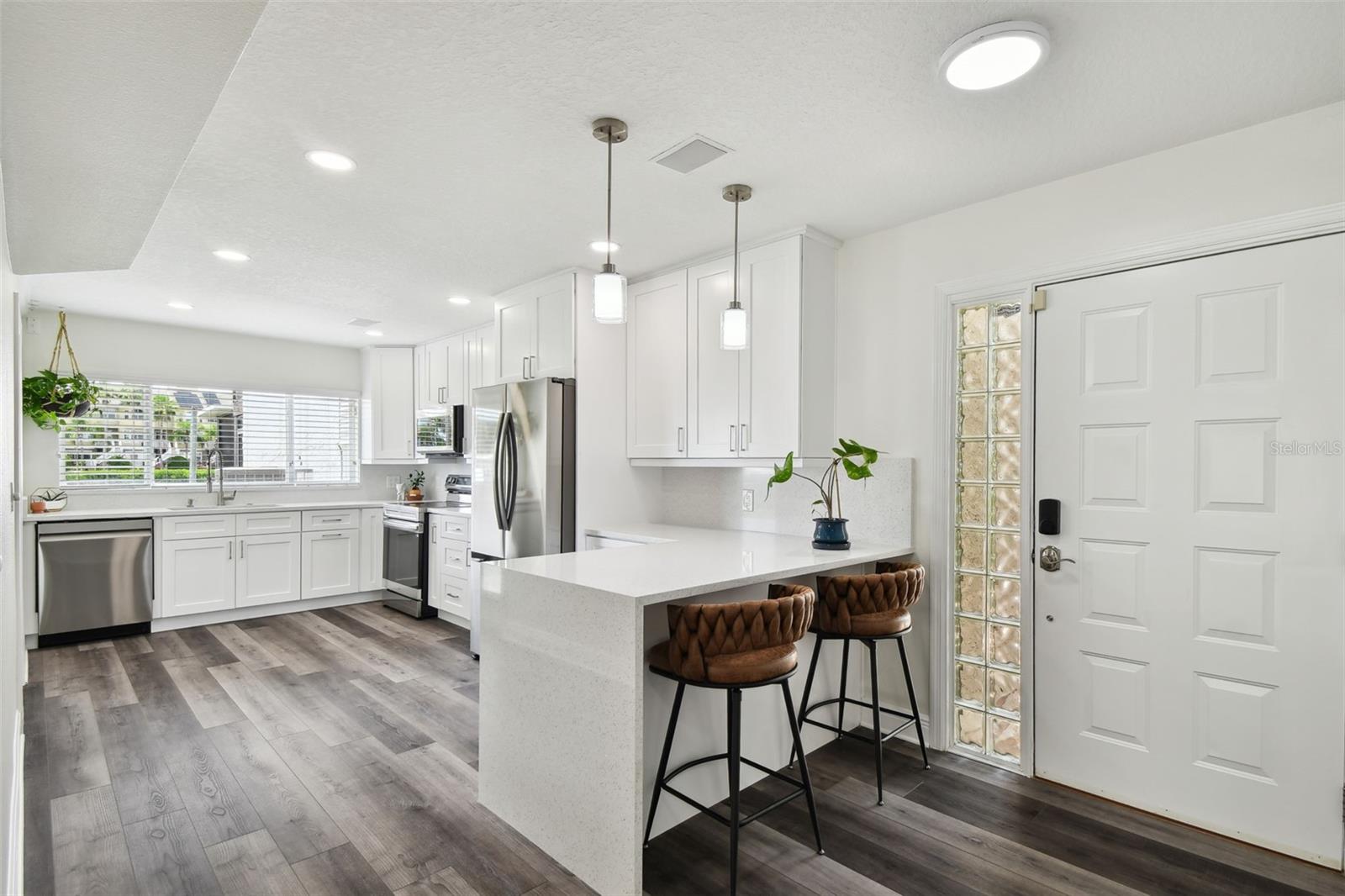 Image 7 of 60 For 4304 Harbor House Drive