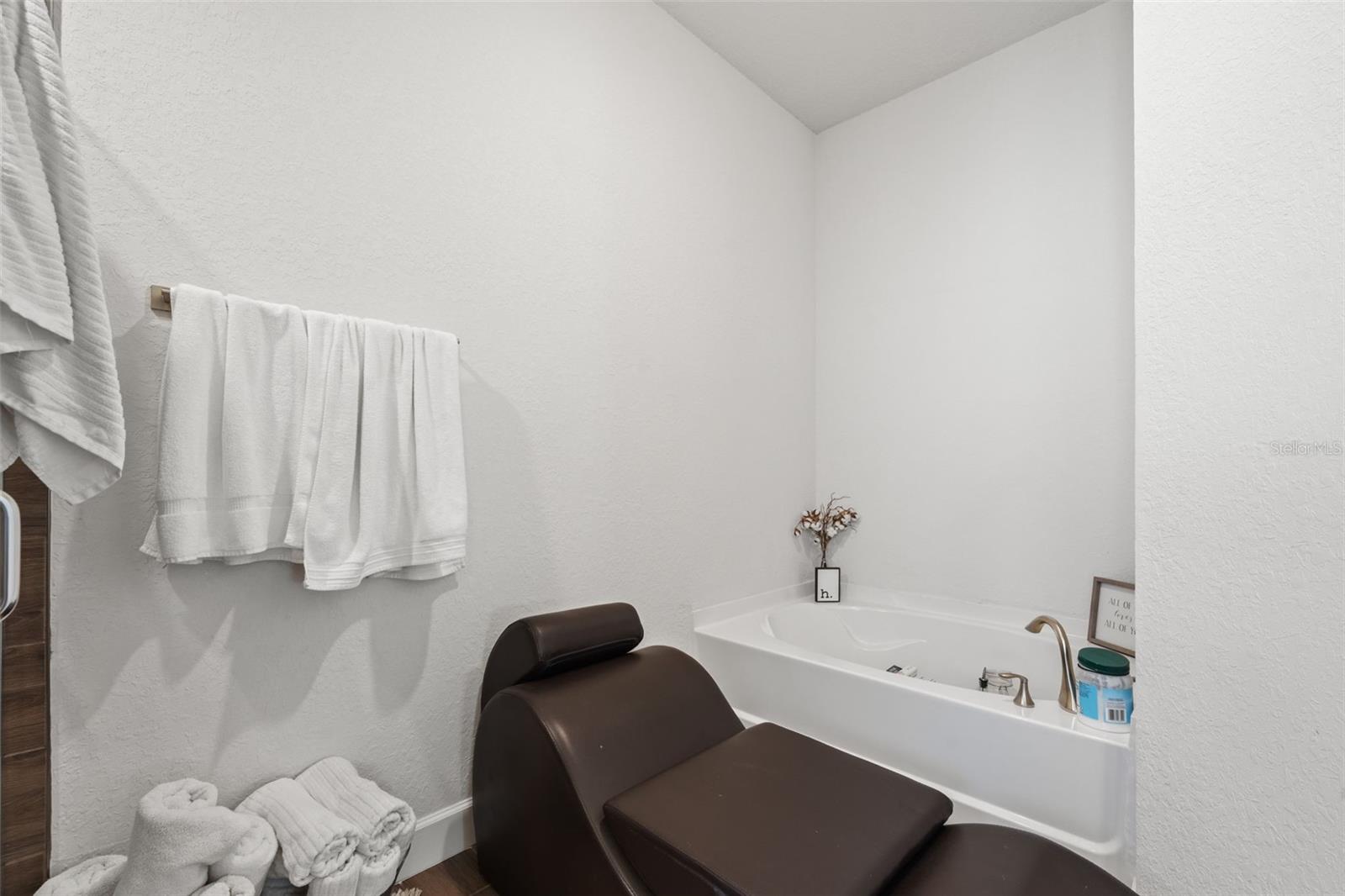 Image 21 of 36 For 199 Bittern Loop