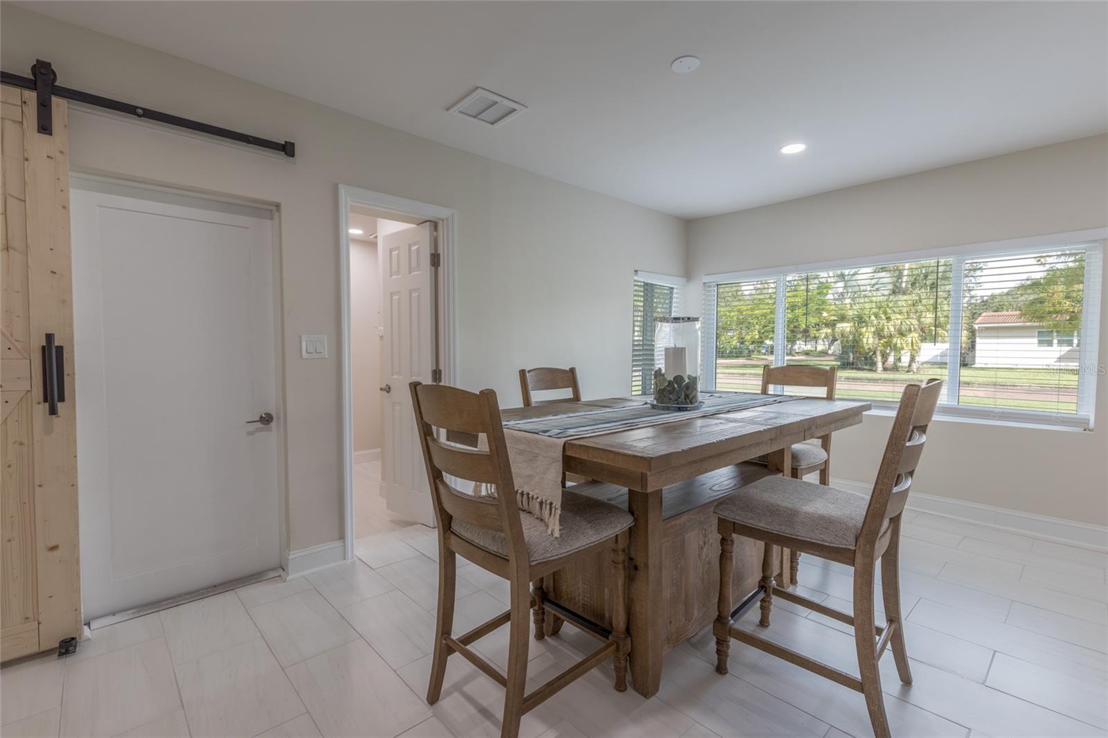 Image 16 of 48 For 1794 Santa Barbara Dr