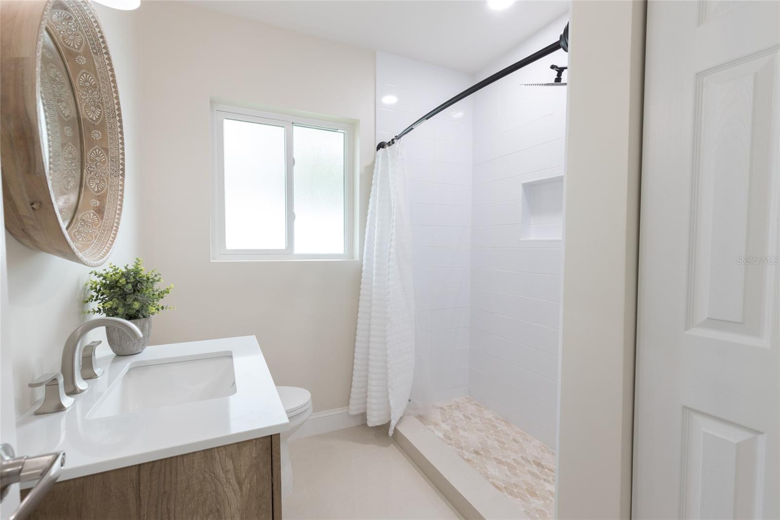 Image 24 of 48 For 1794 Santa Barbara Dr