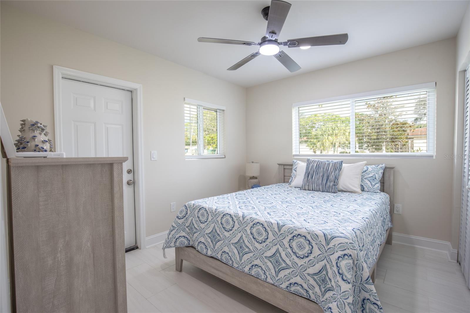 Image 27 of 48 For 1794 Santa Barbara Dr