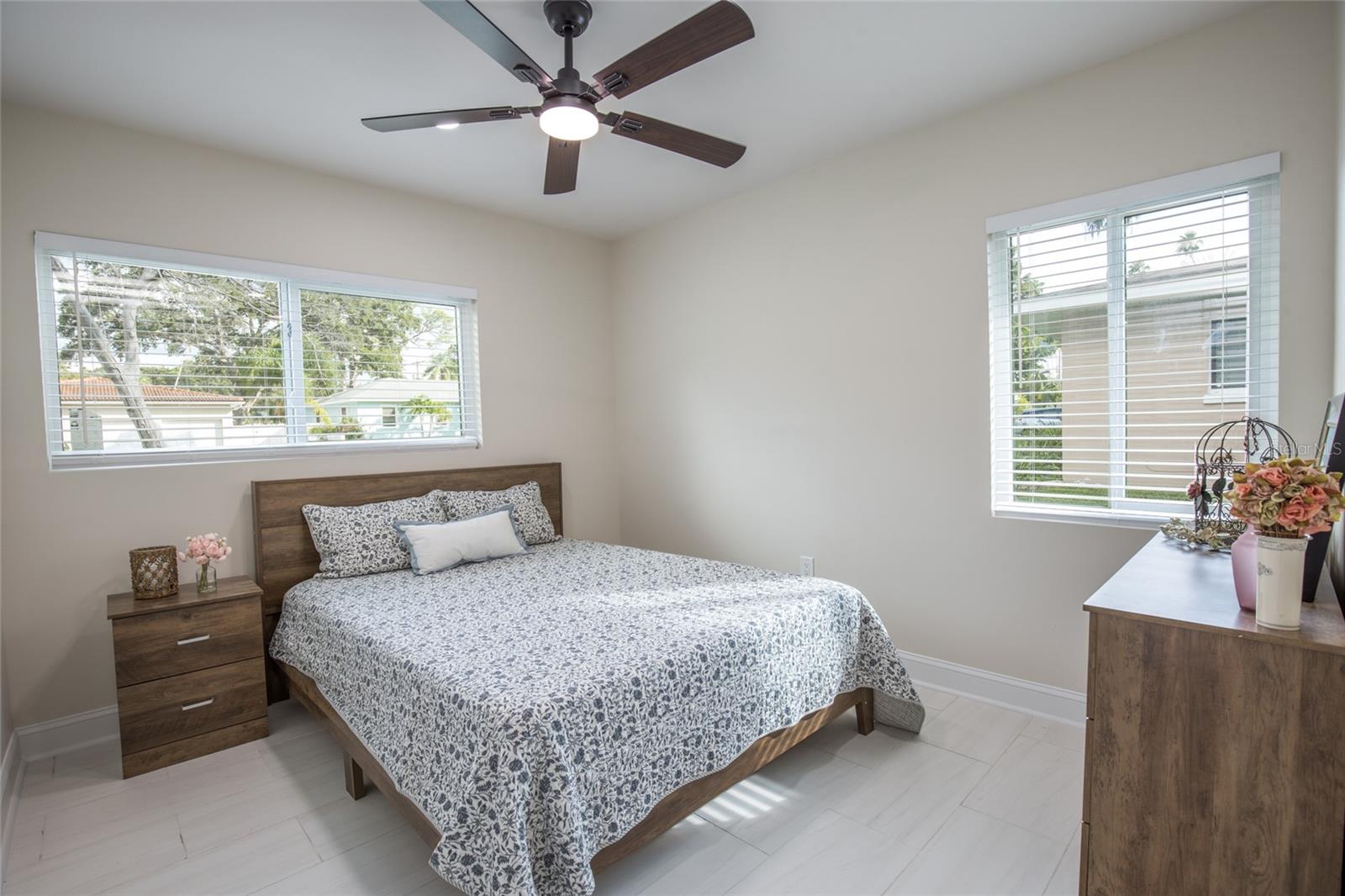 Image 28 of 48 For 1794 Santa Barbara Dr