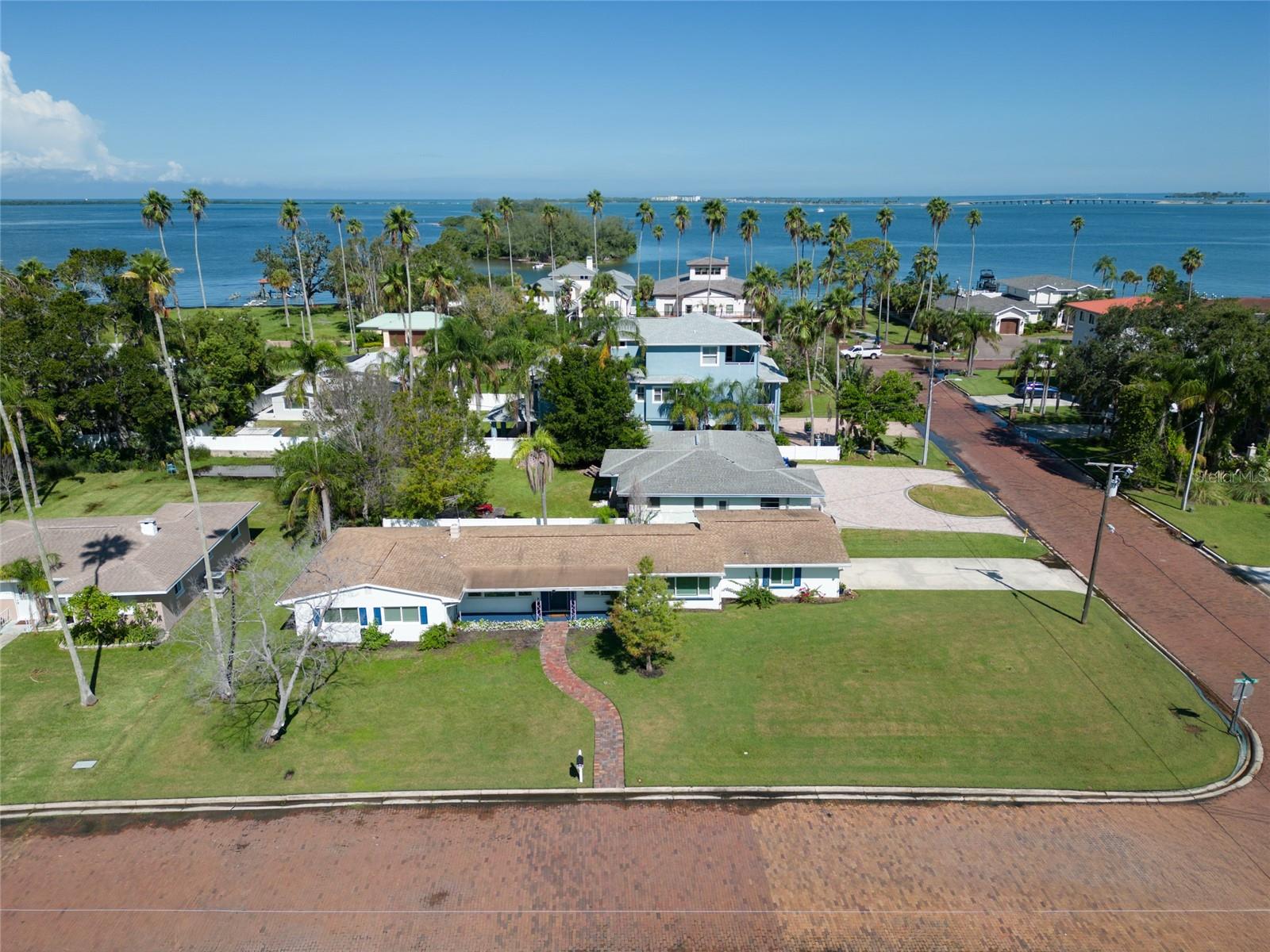 Image 33 of 48 For 1794 Santa Barbara Dr