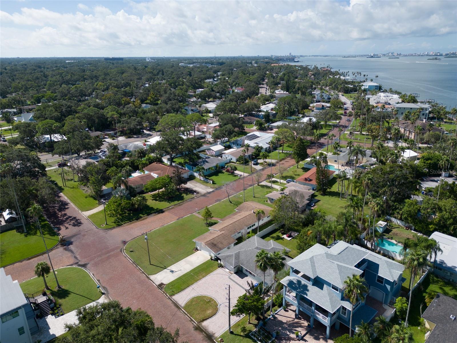 Image 34 of 48 For 1794 Santa Barbara Dr