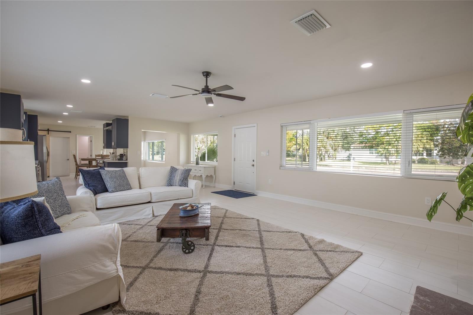 Image 9 of 48 For 1794 Santa Barbara Dr