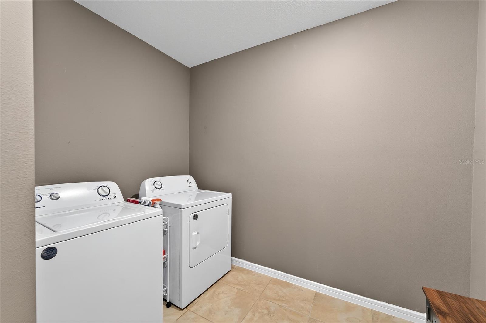 Image 25 of 41 For 1015 Golden Shiner Avenue