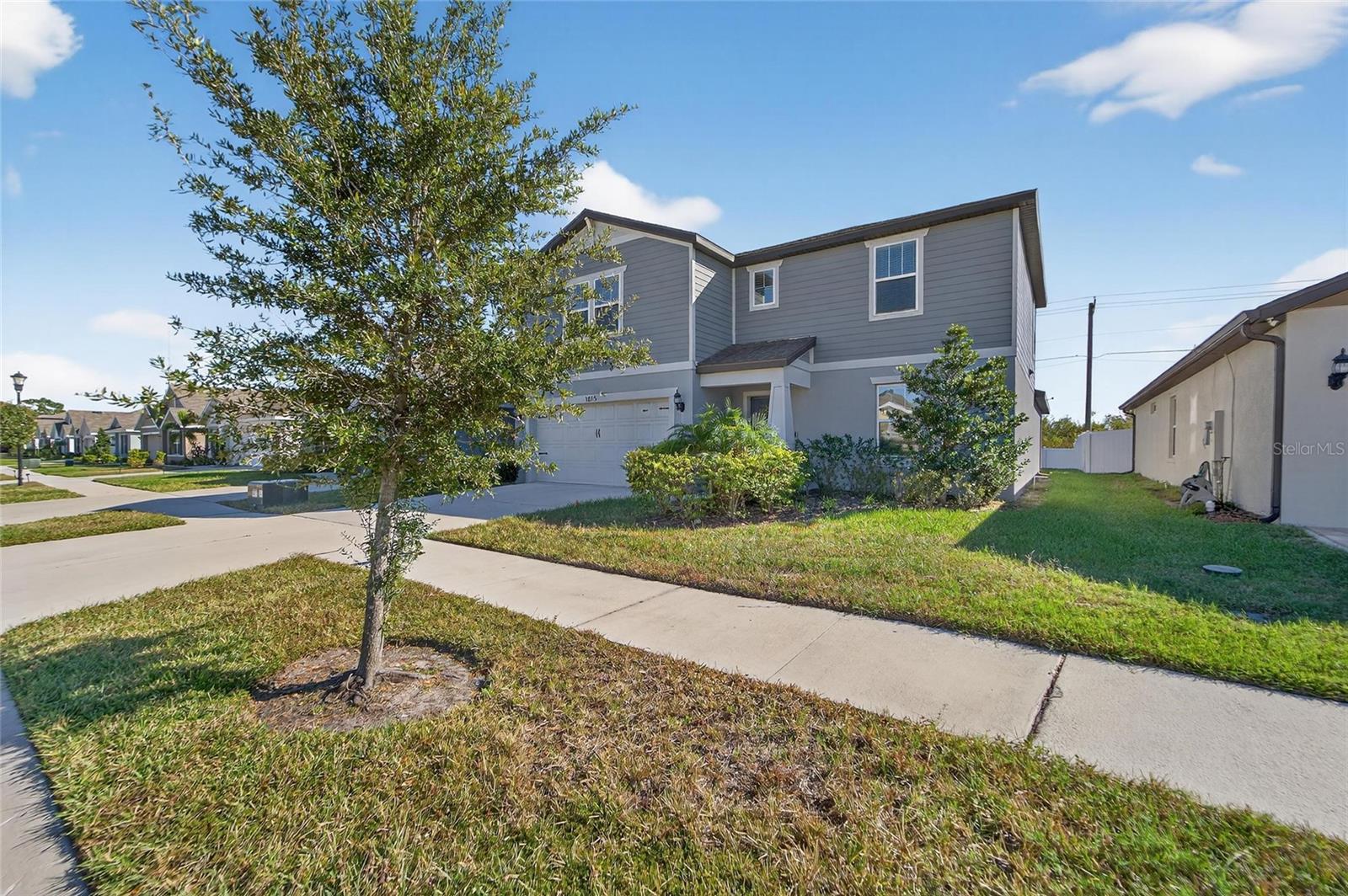 Image 3 of 41 For 1015 Golden Shiner Avenue