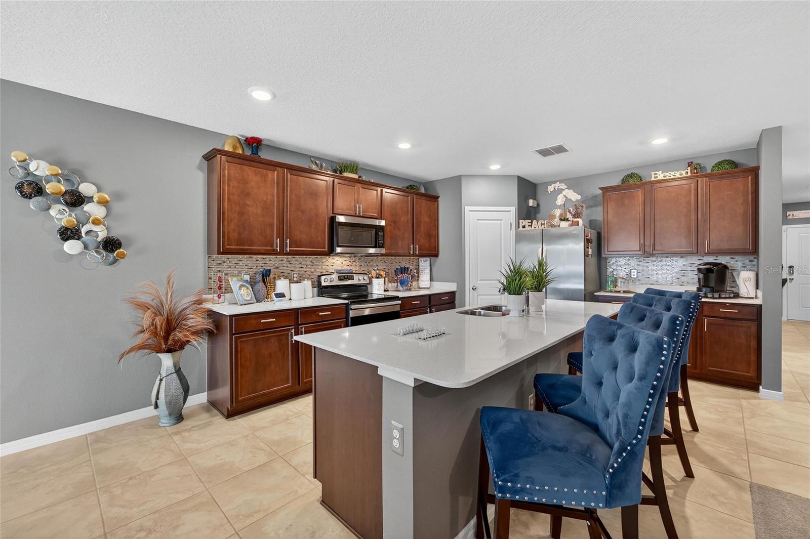 Image 38 of 41 For 1015 Golden Shiner Avenue