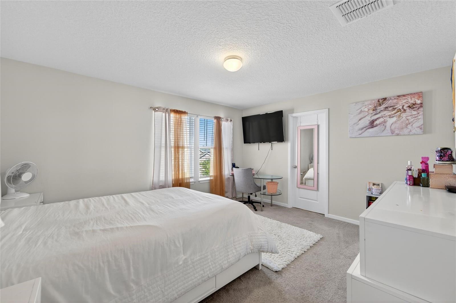 Image 7 of 41 For 1015 Golden Shiner Avenue